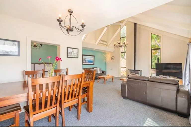 Photo of property in 22 Jane Street, Macandrew Bay, Dunedin, 9014