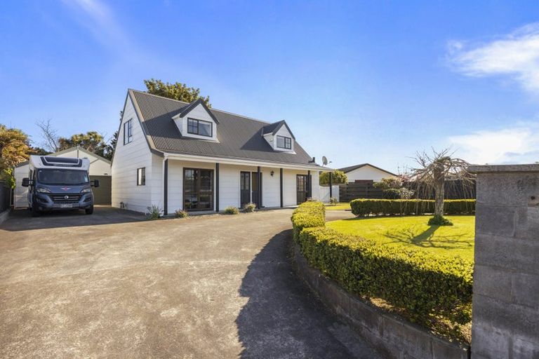 Photo of property in 28 Mccarthy Street, Hawera, 4610