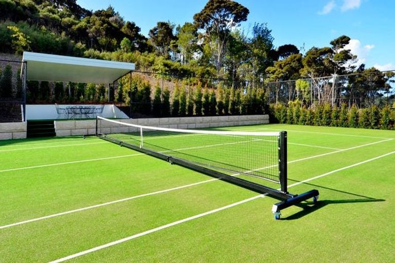 Photo of property in 255 Paremoremo Road, Paremoremo, Auckland, 0632