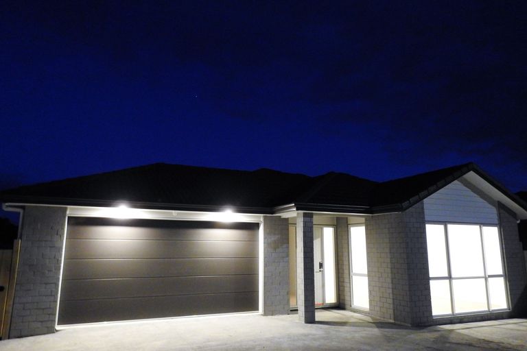 Photo of property in 54 Matua Road, Huapai, Kumeu, 0810