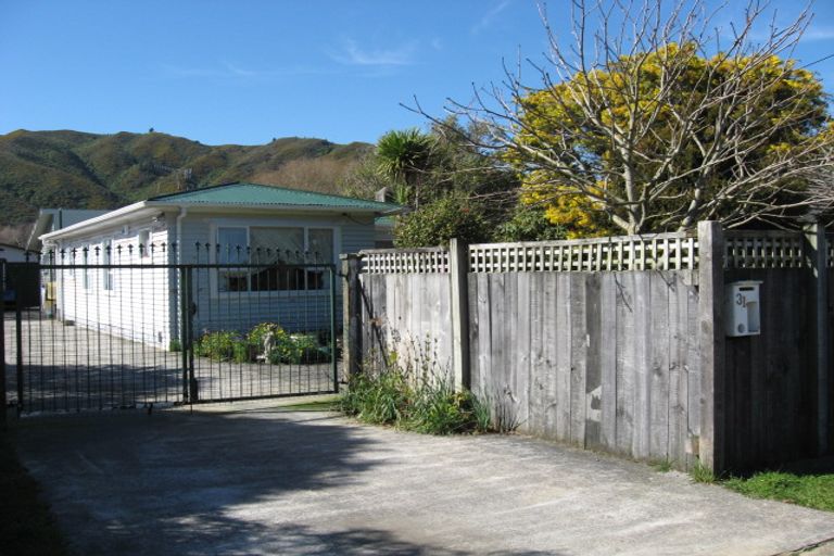 Photo of property in 31 Dover Road, Wainuiomata, Lower Hutt, 5014