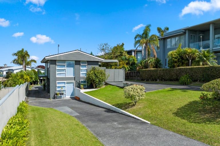 Photo of property in 1/64 Seaview Road, Castor Bay, Auckland, 0620