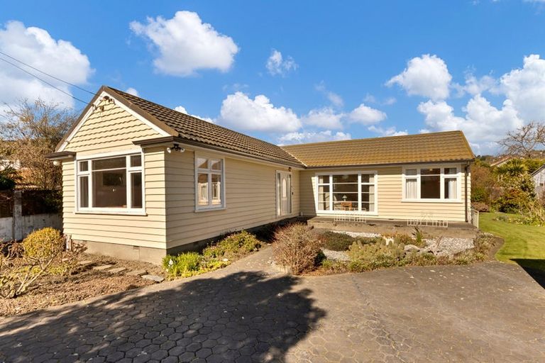 Photo of property in 25 Derrett Place, Saint Martins, Christchurch, 8022