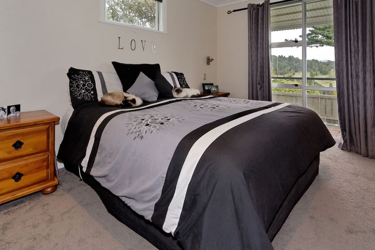 Photo of property in 43 Shetland Street, Glen Eden, Auckland, 0602