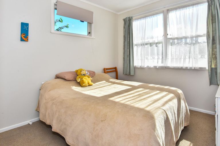 Photo of property in 5 Barnard Place, Manurewa East, Auckland, 2102