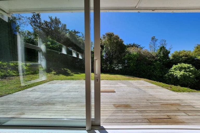 Photo of property in 23 Pinkerton Grove, Newlands, Wellington, 6037