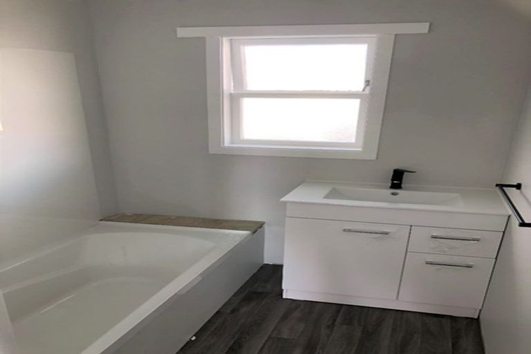 Photo of property in 27 Harwood Crescent, Otara, Auckland, 2023