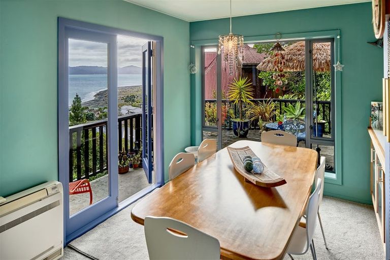 Photo of property in 8d Tawa Street, Eastbourne, Lower Hutt, 5013