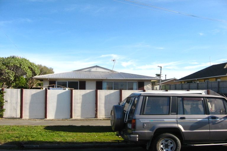 Photo of property in 2/335 Marine Parade, New Brighton, Christchurch, 8061