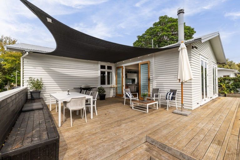 Photo of property in 34 Bowling Road, Greenmeadows, Napier, 4112