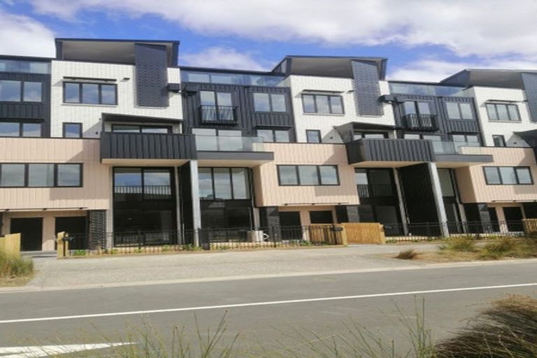 Photo of property in 3/28 Pennant Street, Long Bay, Auckland, 0630