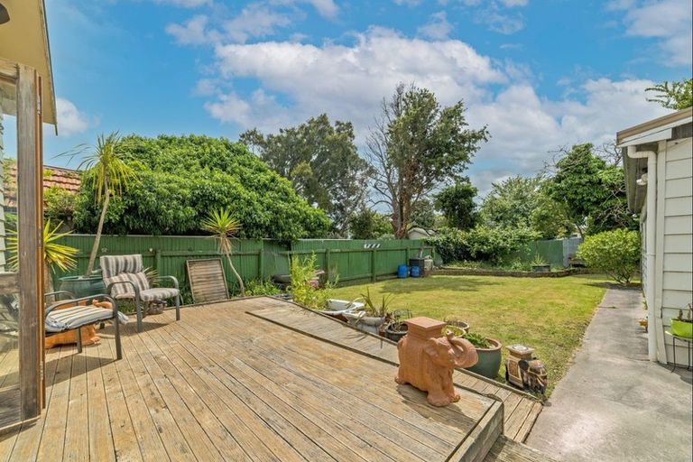 Photo of property in 37 Shamrock Street, Takaro, Palmerston North, 4412