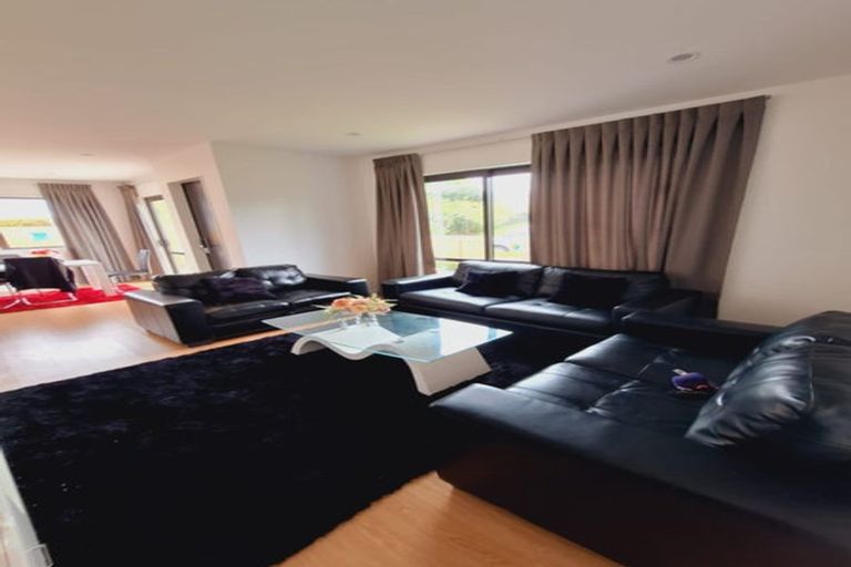 Photo of property in 166a Ransom Smyth Drive, Goodwood Heights, Auckland, 2105