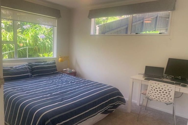 Photo of property in 1/20 Doris Gordon Crescent, Crofton Downs, Wellington, 6035