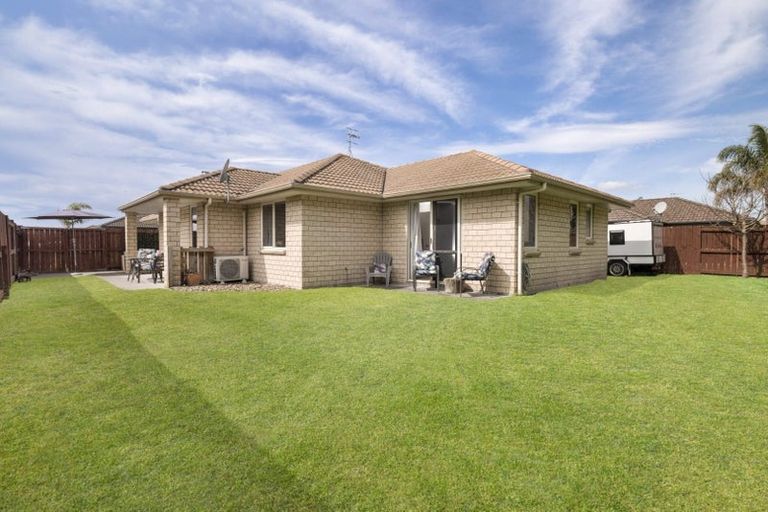Photo of property in 33 Seabreeze Place, Papamoa Beach, Papamoa, 3118