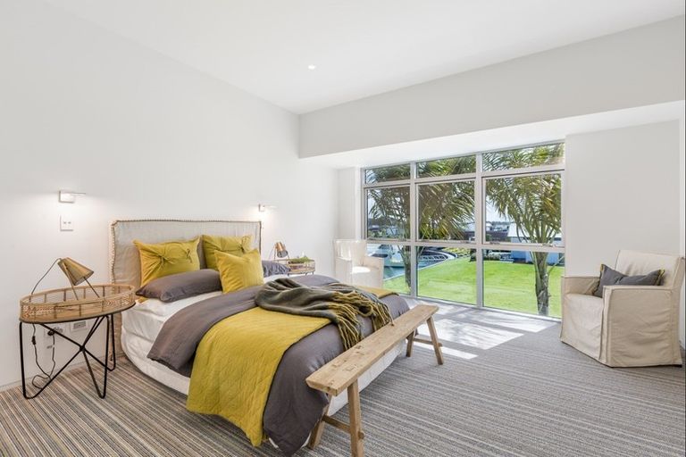 Photo of property in 10 Martingale Lane, One Tree Point, 0118