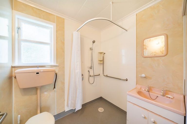 Photo of property in 73 Wellington Road, Wainuiomata, Lower Hutt, 5014