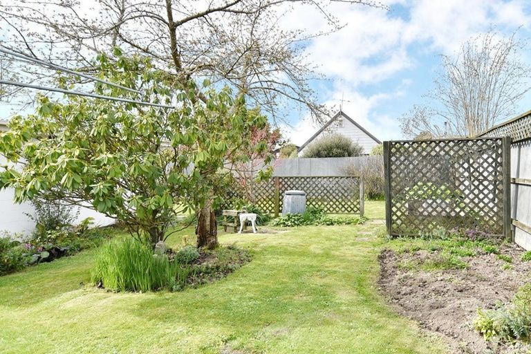 Photo of property in 236 Grimseys Road, Redwood, Christchurch, 8051