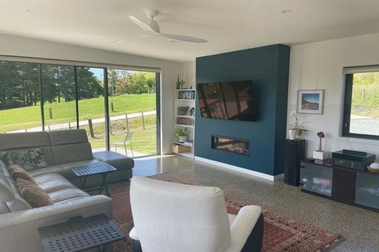 Photo of property in 11 Hancock Grove, Mangawhai, 0573