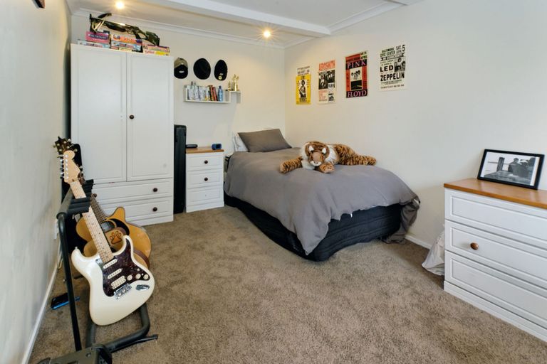 Photo of property in 43 Shetland Street, Glen Eden, Auckland, 0602