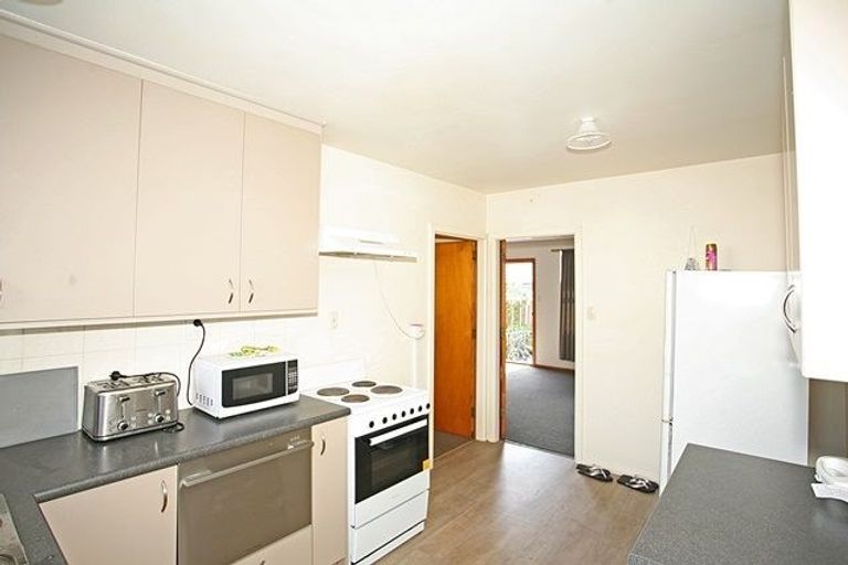 Photo of property in 2/28 Peer Street, Upper Riccarton, Christchurch, 8041