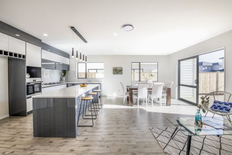 Photo of property in 29 Ballindrait Drive, Flat Bush, Auckland, 2019