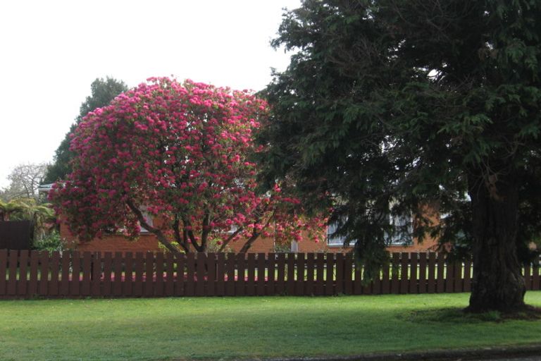 Photo of property in 1 Bellvue Road, Kawaha Point, Rotorua, 3010