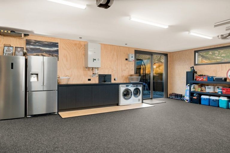 Photo of property in 10 Glenelg Lane, Jacks Point, 9371