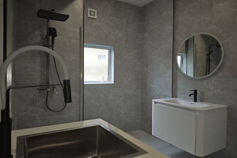 Photo of property in 18 Paisley Street, Mellons Bay, Auckland, 2014