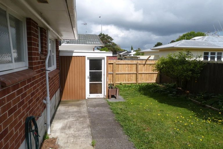 Photo of property in 16 Abel Tasman Avenue, Henderson, Auckland, 0610