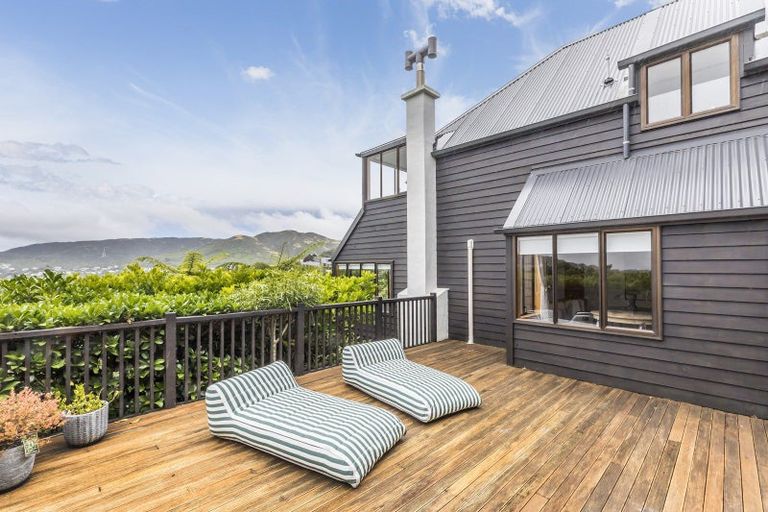 Photo of property in 50 Amapur Drive, Khandallah, Wellington, 6035