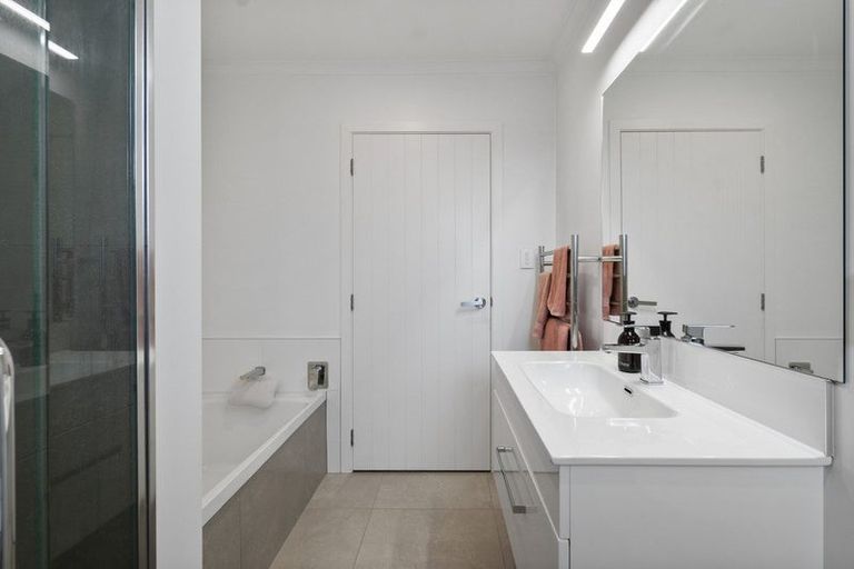 Photo of property in 33 Liverpool Street, Takaro, Palmerston North, 4412