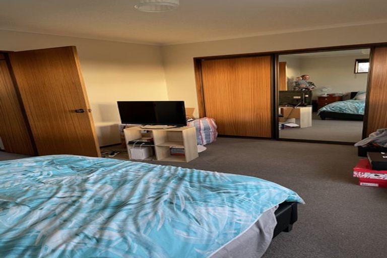 Photo of property in 1/2 Sunbeam Place, Halswell, Christchurch, 8025