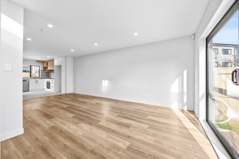 Photo of property in 40c Trentham Road, Papakura, 2110