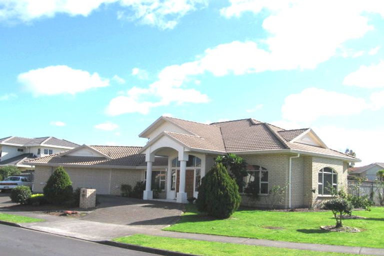 Photo of property in 7 Sandalwood Place, Somerville, Auckland, 2014
