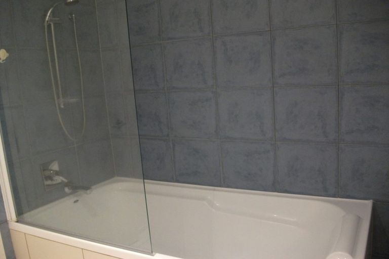 Photo of property in 12/72e Devonport Road, Tauranga, 3110