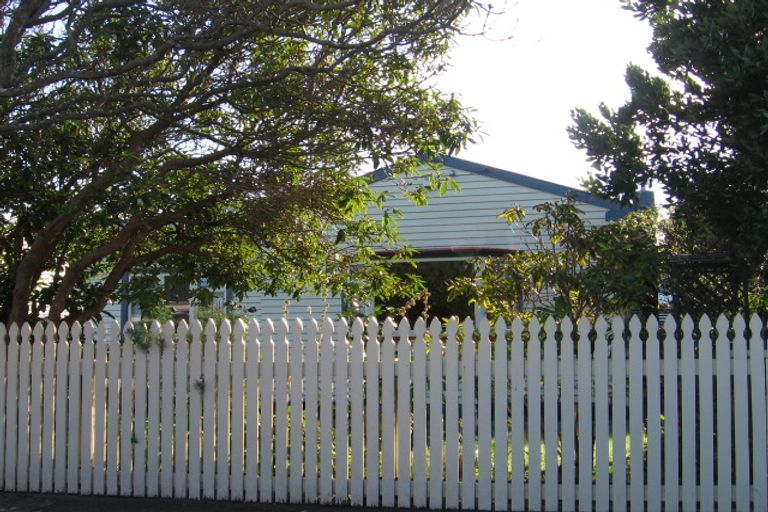 Photo of property in 8 Bristol Square, Hutt Central, Lower Hutt, 5010