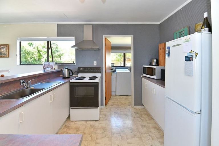 Photo of property in 23b Holiday Road, Stanmore Bay, Whangaparaoa, 0932