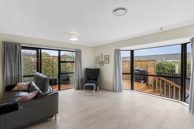 Photo of property in 215a Queen Street, Pukekohe, 2120