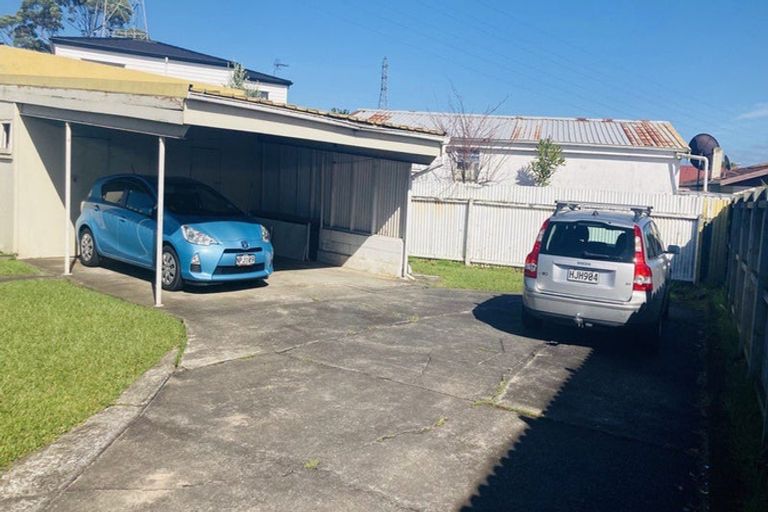 Photo of property in 2/24 Dale Crescent, Pakuranga, Auckland, 2010