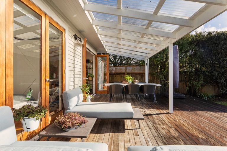 Photo of property in 11 Newcastle Terrace, Mount Albert, Auckland, 1025