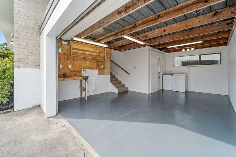 Photo of property in 1/31 Cliff Road, Torbay, Auckland, 0630