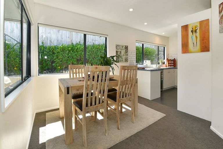 Photo of property in 2/128 Brian Crescent, Stanmore Bay, Whangaparaoa, 0932
