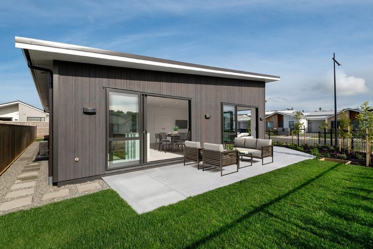 Photo of property in 1 Tiromoana Drive, Red Beach, 0932