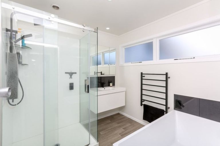 Photo of property in 24 Tukapa Street, Westown, New Plymouth, 4310