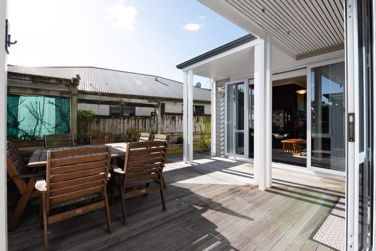 Photo of property in 16 Thistlewood Avenue, Hamilton East, Hamilton, 3216