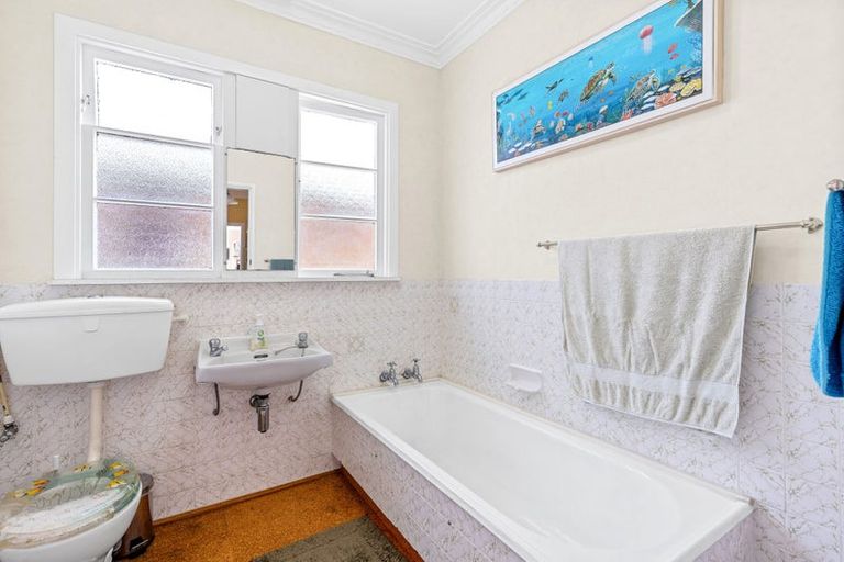 Photo of property in 1 Huia Street, Foxton Beach, Foxton, 4815
