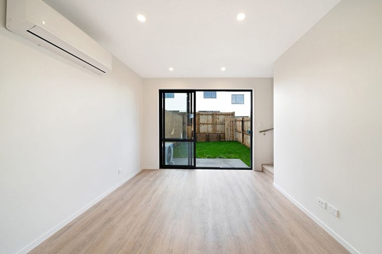 Photo of property in 13 Clay Works Lane, New Lynn, 0600