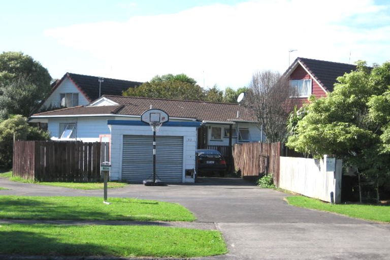 Photo of property in 92a Beach Road, Te Atatu Peninsula, Auckland, 0610