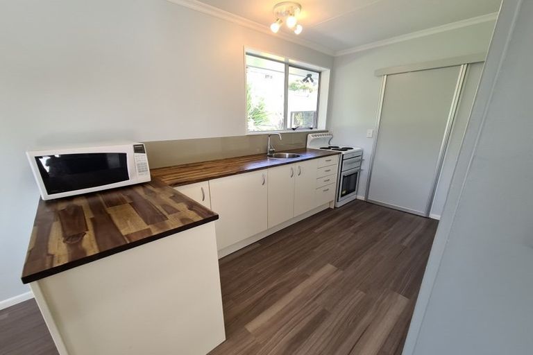 Photo of property in 2 Te Ngaere Place, Merrilands, New Plymouth, 4312